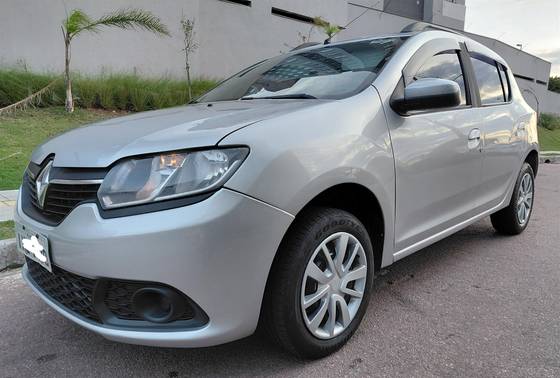 RENAULT SANDERO 1.0 EXPRESSION 16V FLEX 4P MANUAL RENAULT SANDERO 1.0 EXPRESSION 16V FLEX 4P MANUAL